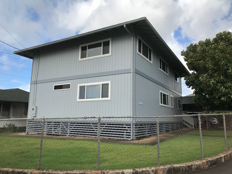 2215 Lokelani St in Honolulu, HI - Foto de edificio