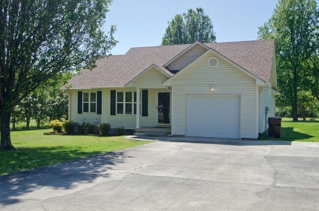 17315 Holland Heights in Athens, AL - Building Photo - Building Photo