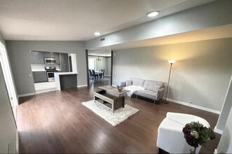 6541 Clear Springs Rd in Simi Valley, CA - Building Photo - Building Photo
