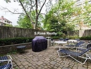 1731 Beacon St, Unit 513 in Brookline, MA - Building Photo - Building Photo