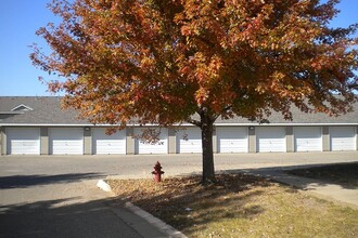 PARKWAY TOWNHOUSES in Northfield, MN - Building Photo - Building Photo