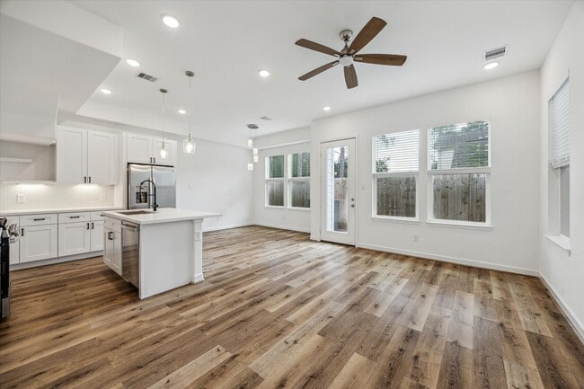 property at 2333 Hoskins Dr