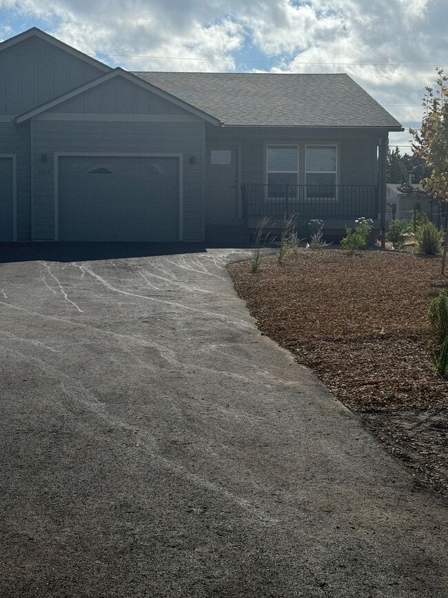 property at 3088-3088 SW 46th St