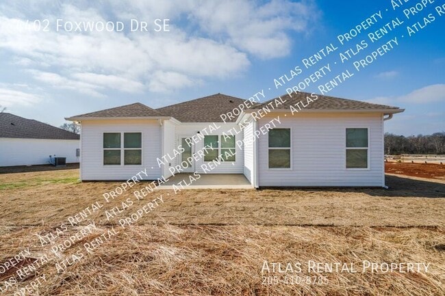 property at 4402 Foxwood Dr SE