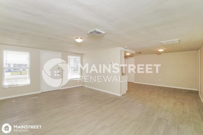 7909 Hawthorn Dr photo'