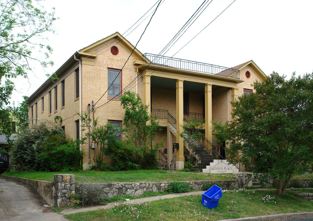 Fourplex in Austin, TX - Building Photo