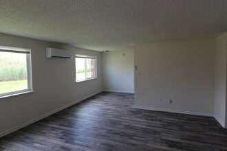 Shangri La of Klamath Falls in Klamath Falls, OR - Building Photo - Interior Photo