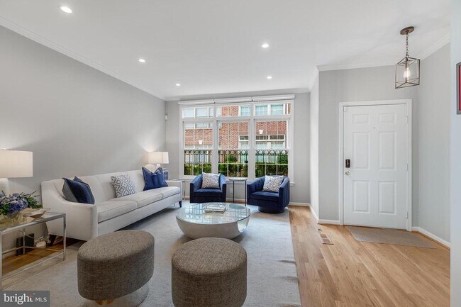 1507 N Colonial Terrace in Arlington, VA - Building Photo - Building Photo