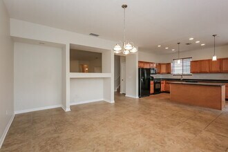 9322 Zincoe Ln in Land O Lakes, FL - Foto de edificio - Building Photo