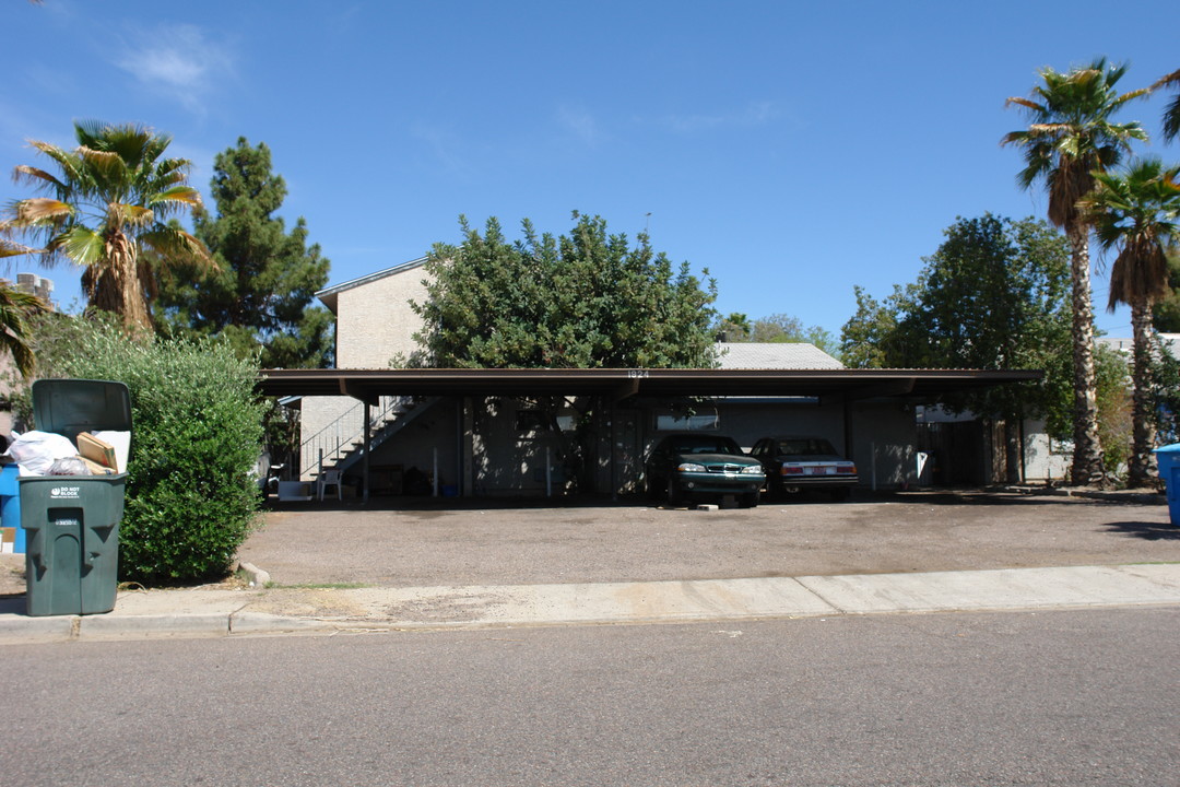 1924 W Village Dr in Phoenix, AZ - Building Photo