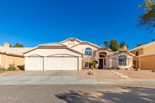 5682 W Ross Dr in Chandler, AZ - Building Photo