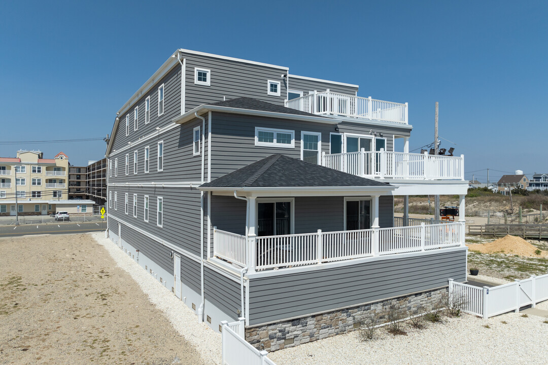 1515 Ocean Ave in Seaside Heights, NJ - Building Photo