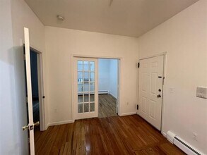 58 Madison St in Hoboken, NJ - Building Photo - Building Photo