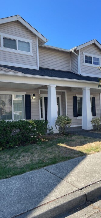 235 Ferndale Ave NE in Renton, WA - Building Photo