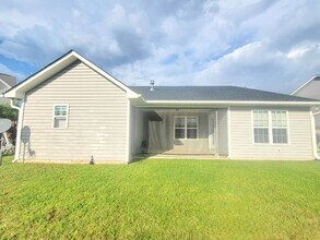 2004 Lioncoward Dr in Fayetteville, NC - Building Photo - Building Photo