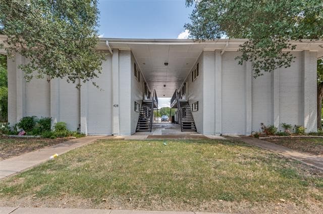 property at 428 N Dallas Ave