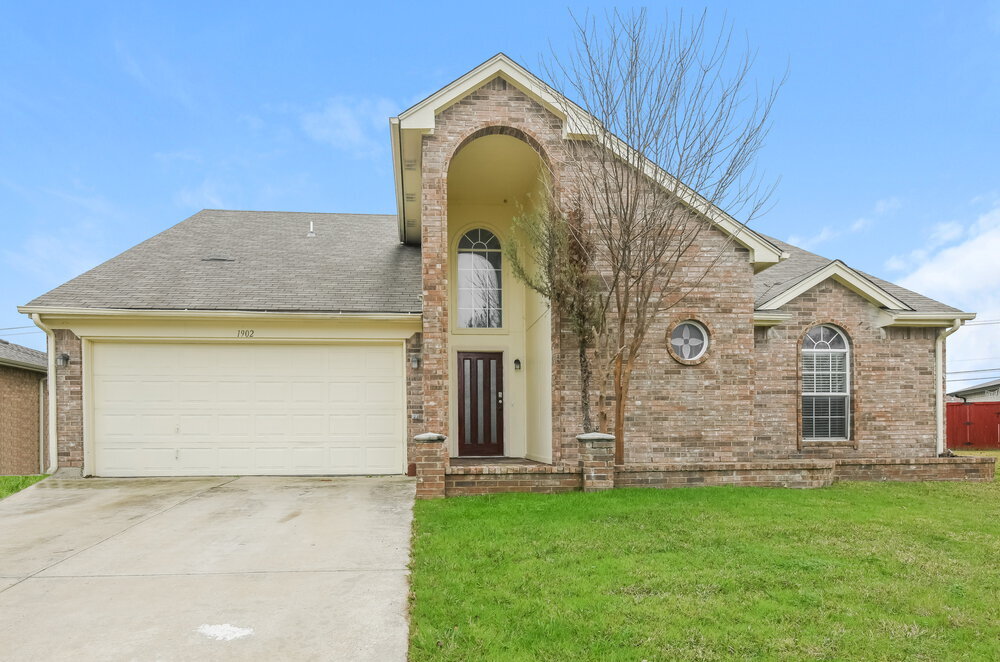 1902 Salt Flats Trail in Arlington, TX - Foto de edificio