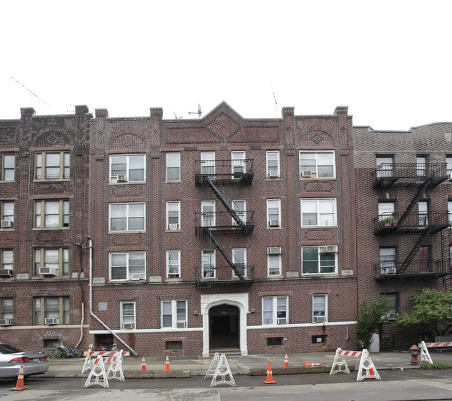 4514 10th Ave in Brooklyn, NY - Foto de edificio - Building Photo