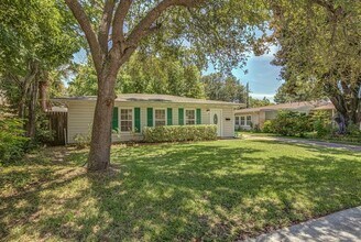 123 Marlin Ave in Galveston, TX - Building Photo - Building Photo