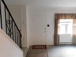 205 Moore Dr in Berryville, VA - Building Photo - Building Photo