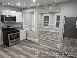 369 Massabesic St in Manchester, NH - Building Photo - Building Photo