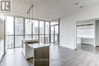 110-3110 Charles St E in Toronto, ON - Building Photo - Building Photo