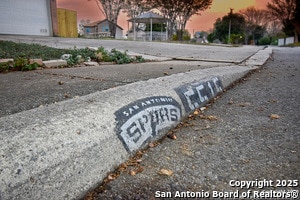 5515 Champions Hill Dr in San Antonio, TX - Building Photo - Building Photo