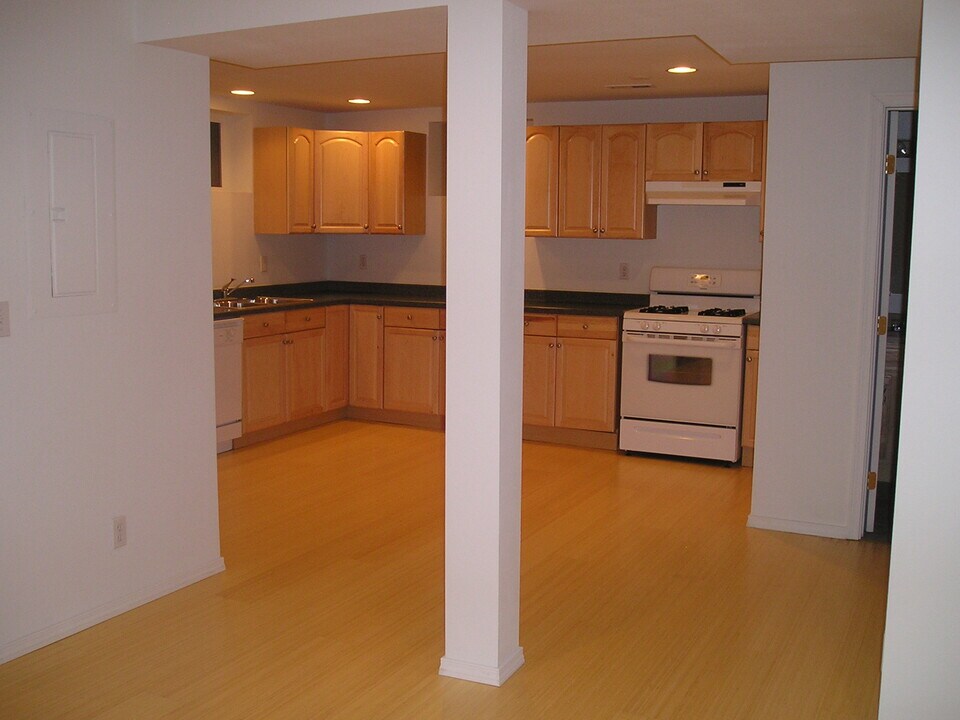 5329 9th Ave NE in Seattle, WA - Foto de edificio