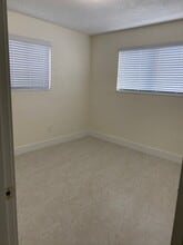 1331 W 33rd St in Hialeah, FL - Foto de edificio - Building Photo