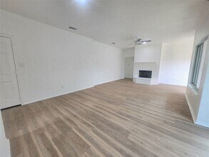 802 Headwater Dr, Unit A0669 in Arlington, TX - Building Photo - Building Photo