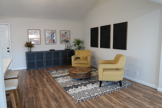 636 Asbury Ln in Fairfield, CA - Foto de edificio - Building Photo
