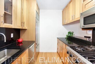88 Greenwich St in New York, NY - Building Photo - Building Photo