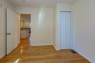 4 Mechanic St in Newton, MA - Building Photo - Building Photo