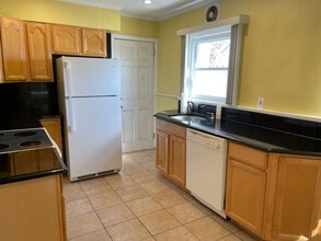 14 /A yet in Bellmore, NY - Foto de edificio - Building Photo