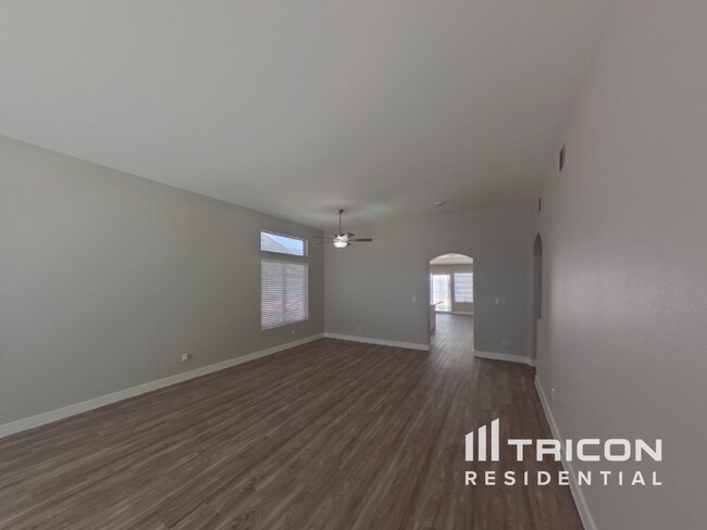 8208 Bluff Creek Ave in Las Vegas, NV - Building Photo - Building Photo