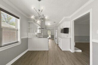 15710 Creekhaven Dr in Houston, TX - Building Photo - Building Photo