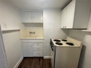 2008 Sanguinet St in Fort Worth, TX - Building Photo - Building Photo