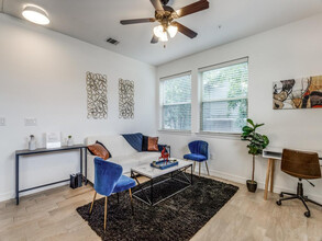 501 W 30th St in Austin, TX - Foto de edificio - Building Photo