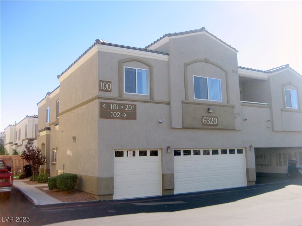 6320 Desert Leaf St in North Las Vegas, NV - Building Photo