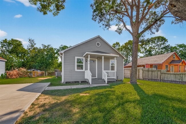 2313 35th Ave N in Texas City, TX - Building Photo - Building Photo