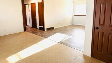 8012 S Villa Ave in Oklahoma City, OK - Foto de edificio - Building Photo