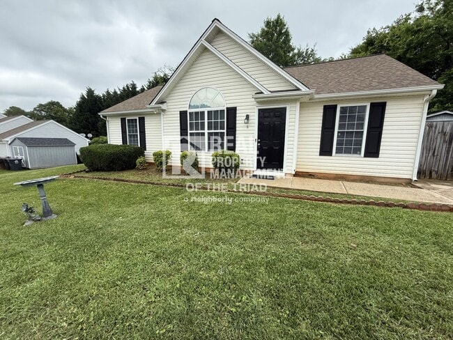 property at 8 Franklinwood Dr