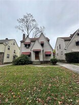 893 Keystone Dr in Cleveland Heights, OH - Building Photo
