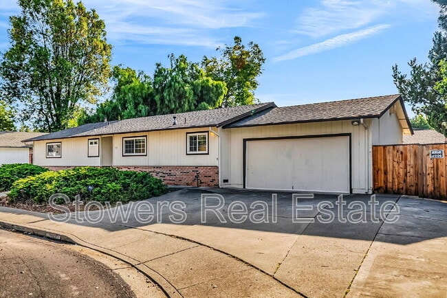 925 St Louis Ct in Concord, CA - Building Photo - Building Photo