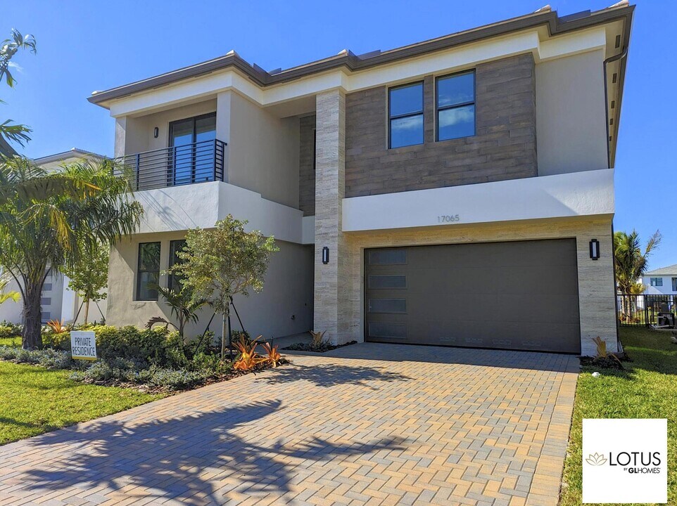 17065 Teton River Rd in Boca Raton, FL - Building Photo