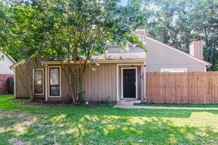 1407 Sandy Stone Ln in Memphis, TN - Building Photo