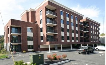 The Gate in Rutherford, NJ - Foto de edificio - Building Photo