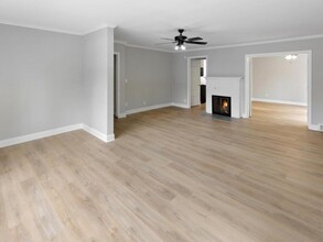 3237 Hennepin Ave in Minneapolis, MN - Building Photo - Building Photo