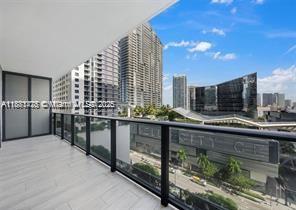 45 SE 9th St in Miami, FL - Building Photo - Building Photo