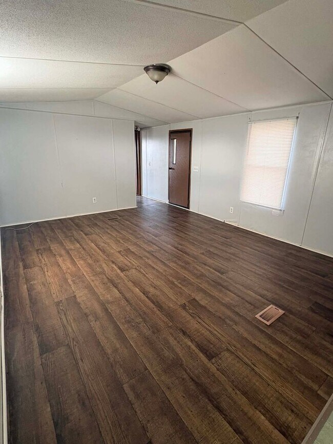 476 L Payne Rd in Tompkinsville, KY - Building Photo - Building Photo